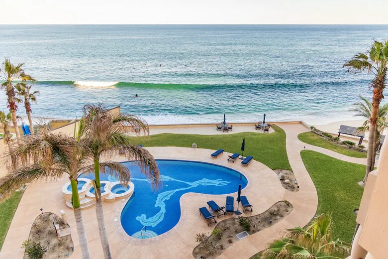 Las Olas Surfing - San Jose del Cabo, Mexico