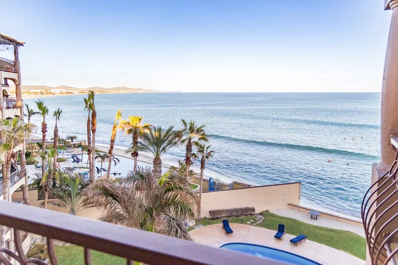 Las Olas Surfing - San Jose del Cabo, Mexico
