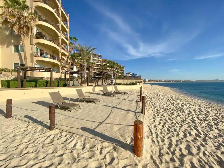 Las Olas Surfing - San Jose del Cabo, Mexico