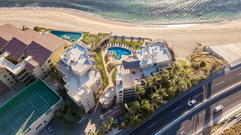 Las Olas Surfing - San Jose del Cabo, Mexico