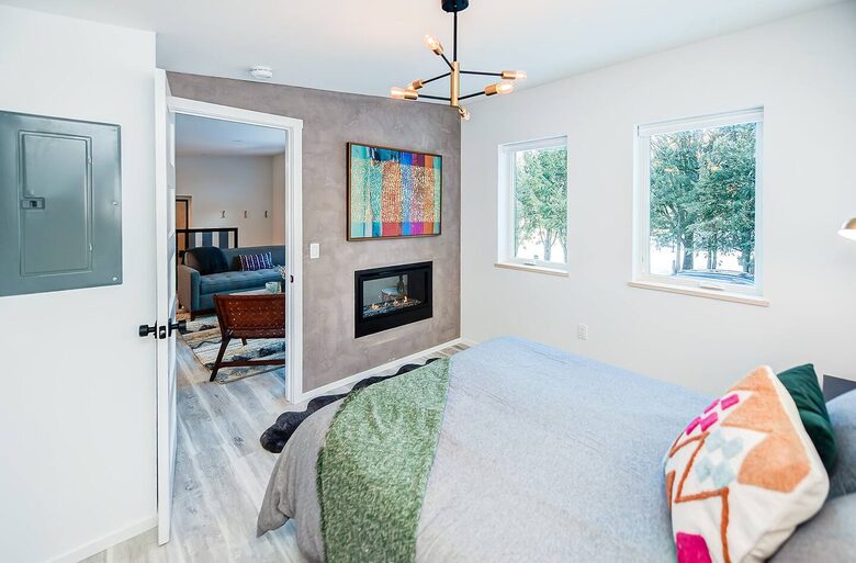New modern Stowe Village Villa - Stowe, Vermont