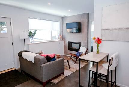 New modern Stowe Village Getaway - Stowe, Vermont