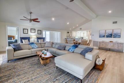 Latitude Adjustment- Beachfront with an Amazing Lit Private Fishing Dock w/ Sunrise Views - North Captiva, Florida