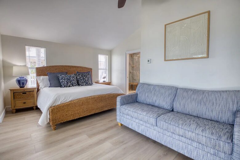 Latitude Adjustment- Beachfront with an Amazing Lit Private Fishing Dock w/ Sunrise Views - North Captiva, Florida