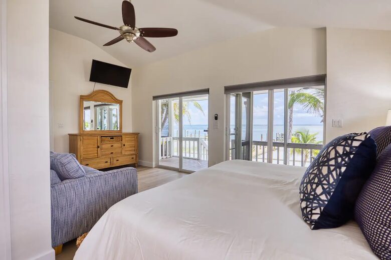 Latitude Adjustment- Beachfront with an Amazing Lit Private Fishing Dock w/ Sunrise Views - North Captiva, Florida
