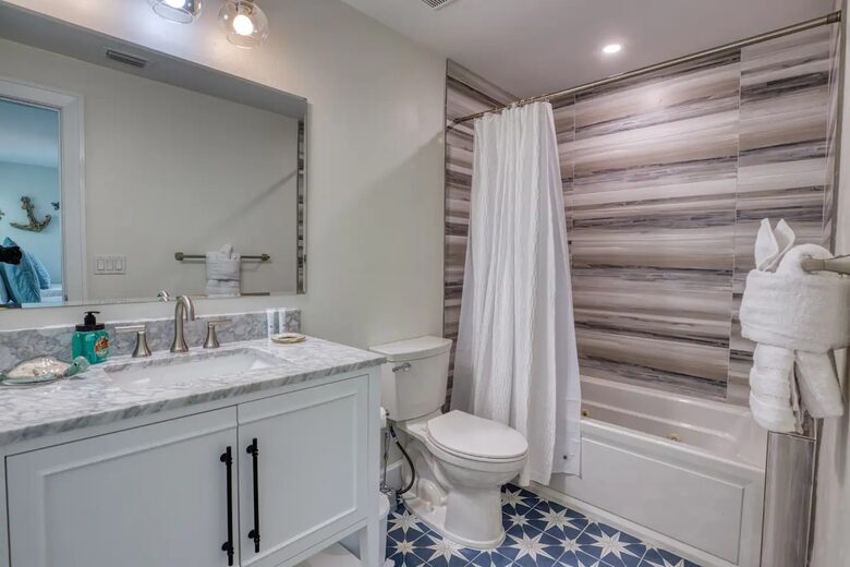 Latitude Adjustment- Beachfront with an Amazing Lit Private Fishing Dock w/ Sunrise Views - North Captiva, Florida