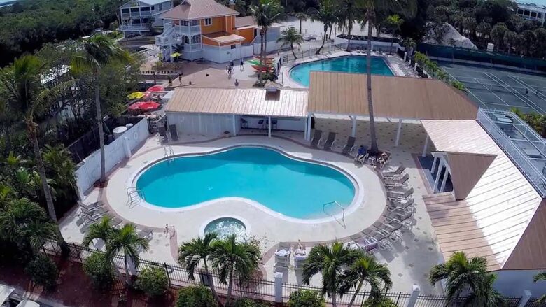 Latitude Adjustment- Beachfront with an Amazing Lit Private Fishing Dock w/ Sunrise Views - North Captiva, Florida