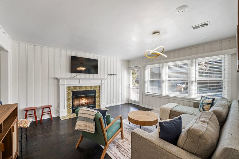 Surf Cottage - Oxnard, California