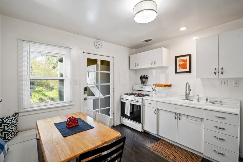 Surf Cottage - Oxnard, California
