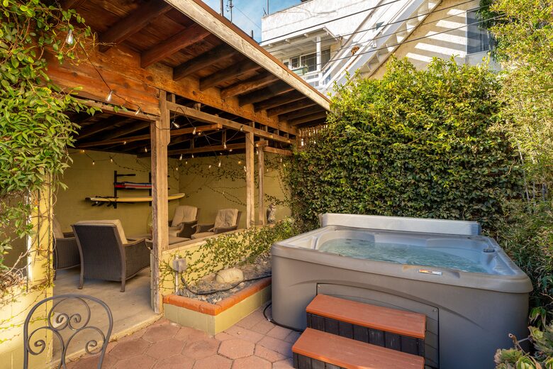 Surf Cottage - Oxnard, California