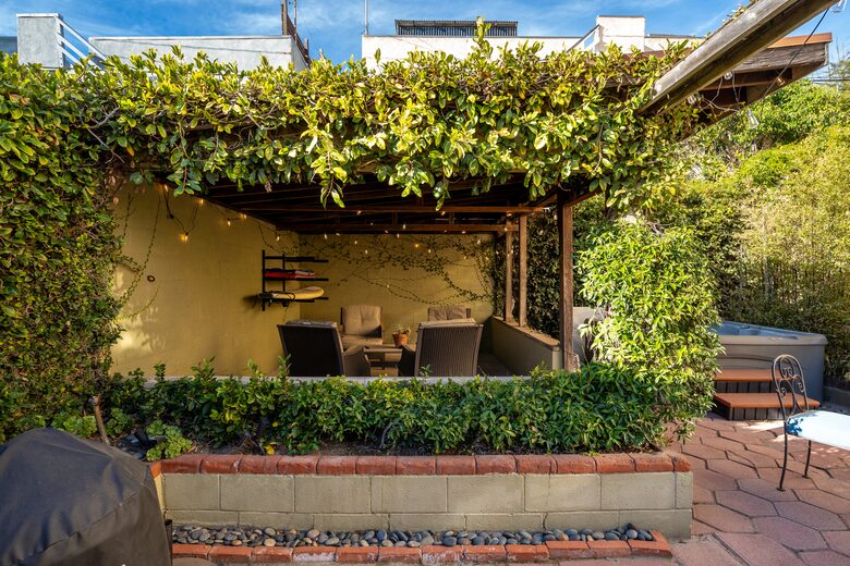 Surf Cottage - Oxnard, California