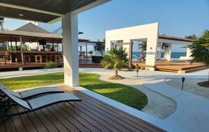 Beach Daze Retreat - Caye Caulker, Belize