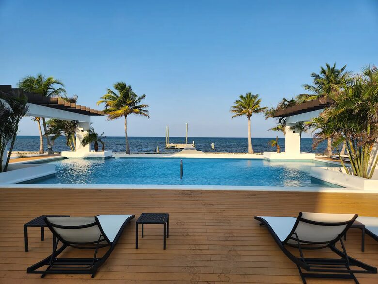 Beach Daze Retreat - Caye Caulker, Belize