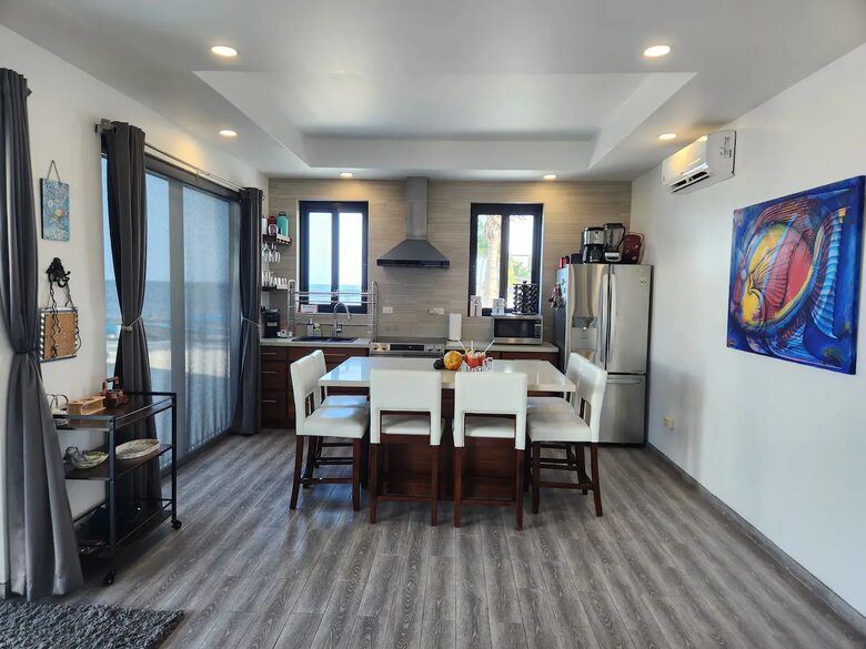 Beach Daze Retreat - Caye Caulker, Belize