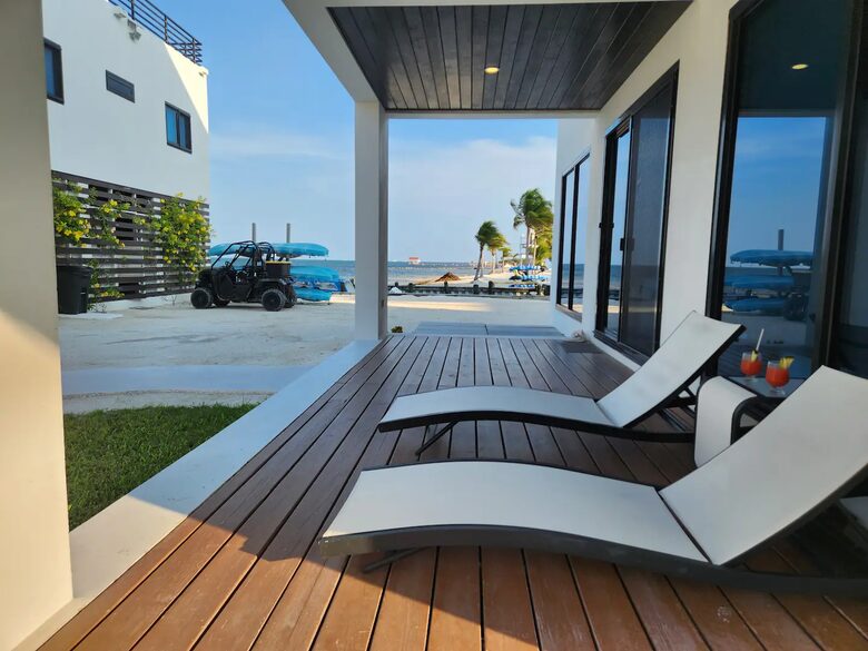 Beach Daze Retreat - Caye Caulker, Belize