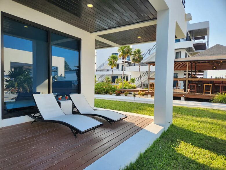 Beach Daze Retreat - Caye Caulker, Belize