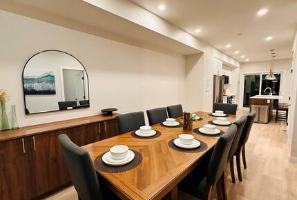 Panorama Mountain Escape - sleeps 12, Private Hot tub - Panorama, Canada