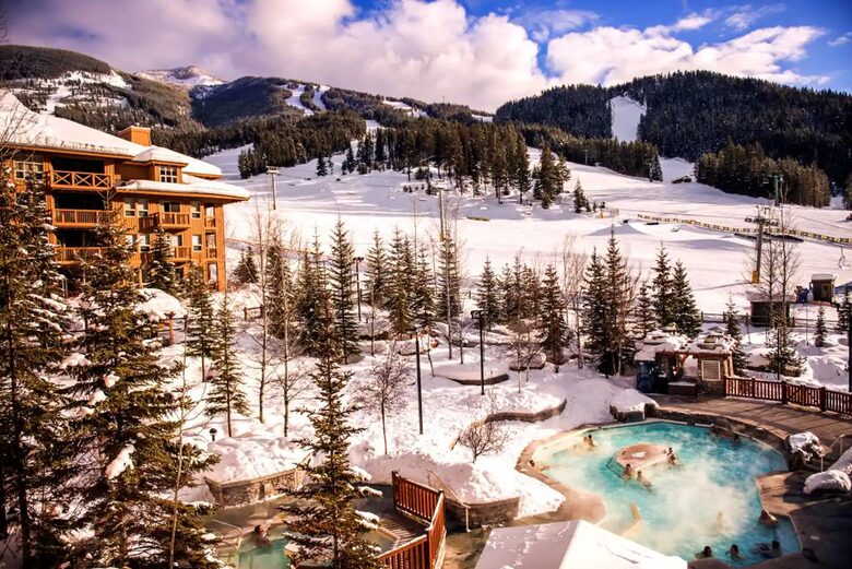 Panorama Mountain Escape - sleeps 12, Private Hot tub - Panorama, Canada