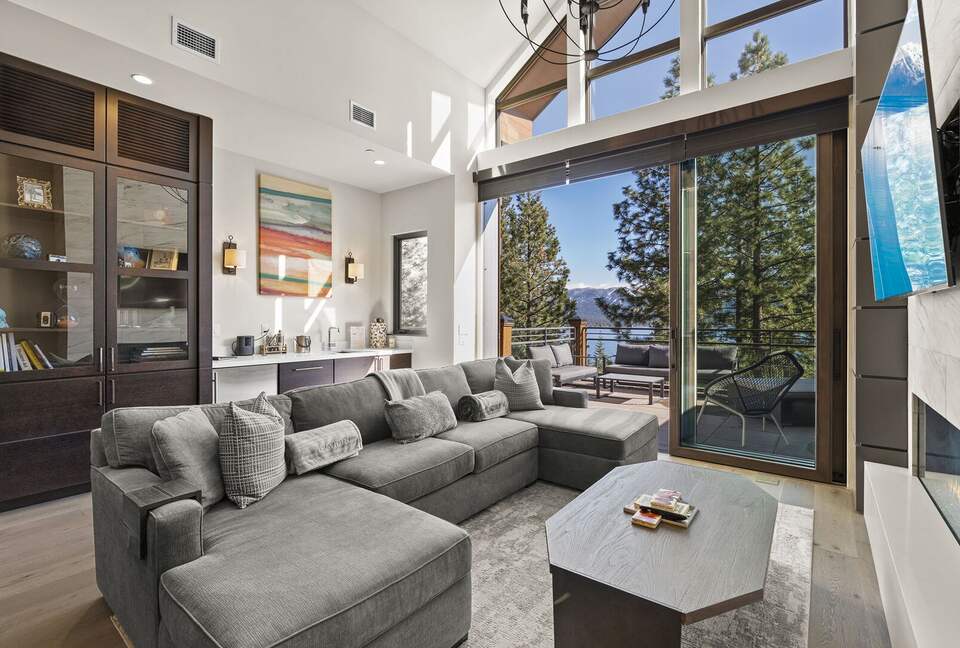 Modern Lakeview Getaway - Crystal Bay, Nevada