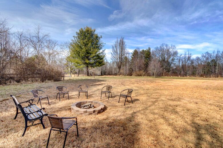 1906 Private Farmhouse near Asheville - Leicester, North Carolina