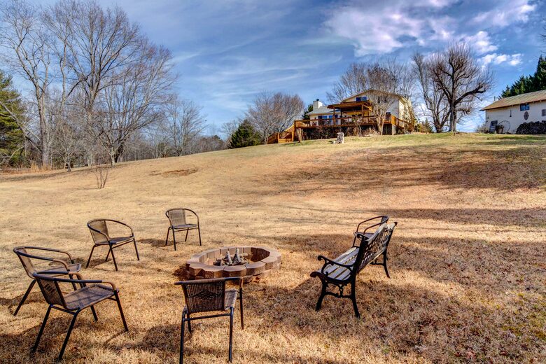 1906 Private Farmhouse near Asheville - Leicester, North Carolina