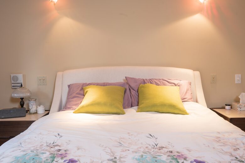 2nd Downstairs bedroom - queen