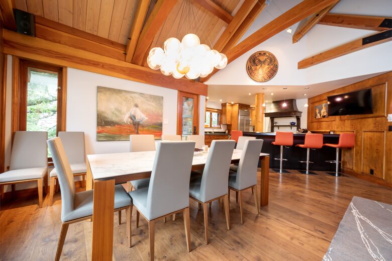 Dining room with kitchen bar