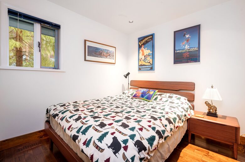 Lower floor bedroom - Double