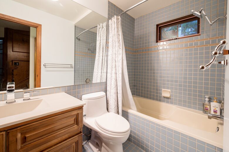 Lower floor bathroom #3