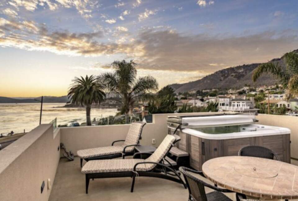 Modern Pacific Oceanfront - Pismo Beach, California