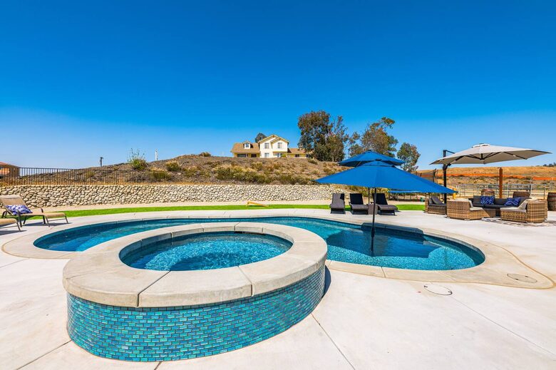 Temecula Ranch Vibes- Villa and Cottage - Winchester, California