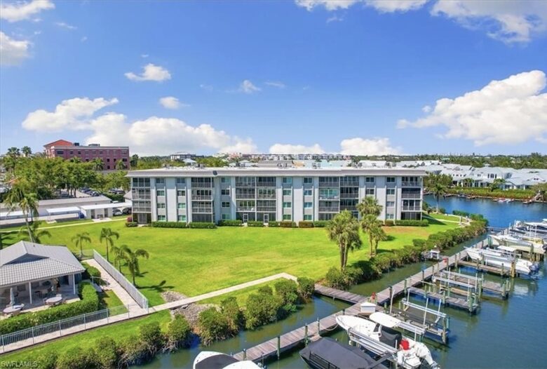 A Boater’s Dream | Waterfront Condo - Naples, Florida
