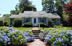 Charming Cape Cod Cottage by the Sea - Brewster, Massachusetts