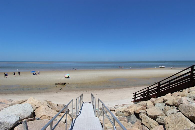 Charming Cape Cod Cottage by the Sea - Brewster, Massachusetts