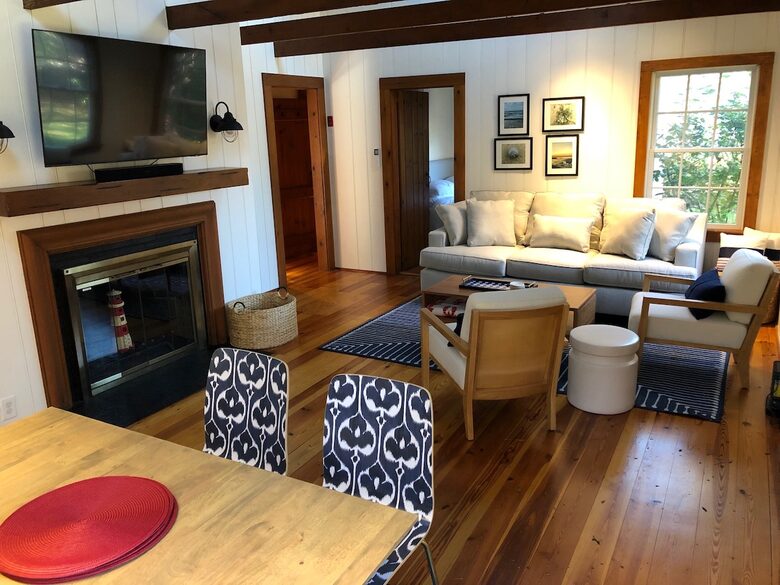 Charming Cape Cod Cottage by the Sea - Brewster, Massachusetts