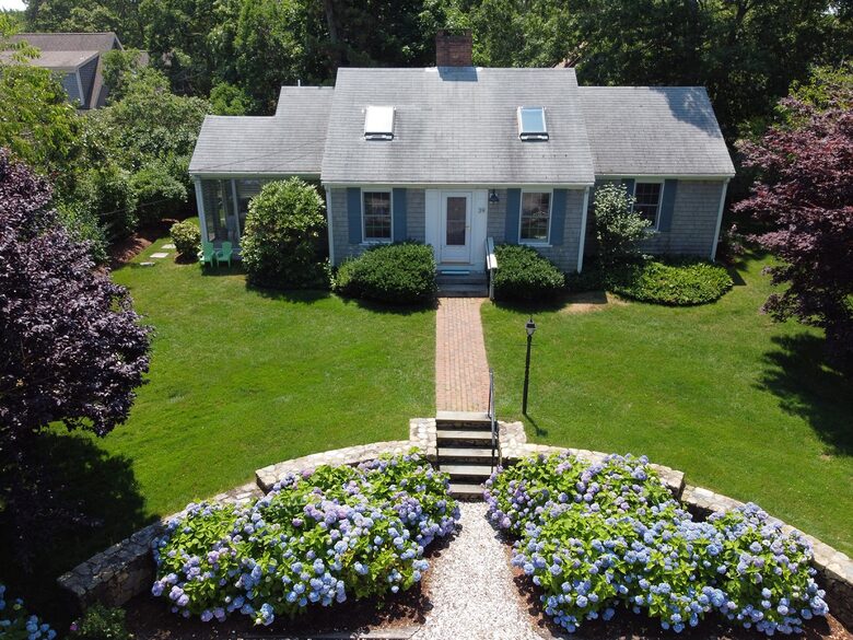 Charming Cape Cod Cottage by the Sea - Brewster, Massachusetts