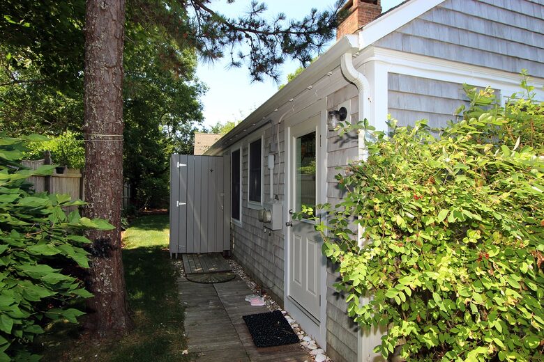 Charming Cape Cod Cottage by the Sea - Brewster, Massachusetts