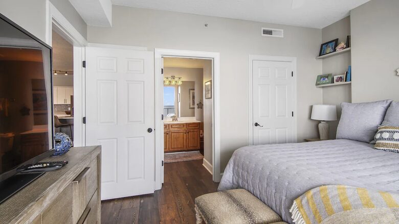 Panama City Beach Oceanfront Upper Floor Condo - Panama City Beach, Florida