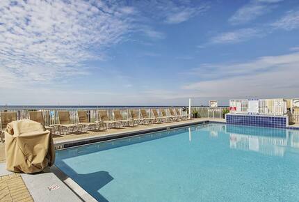 Panama City Beach Oceanfront Upper Floor Condo - Panama City Beach, Florida