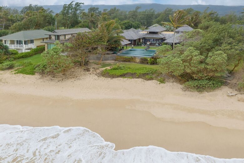 North Shore Oahu Bali Villa on the Beach - Kahuku, Hawaii