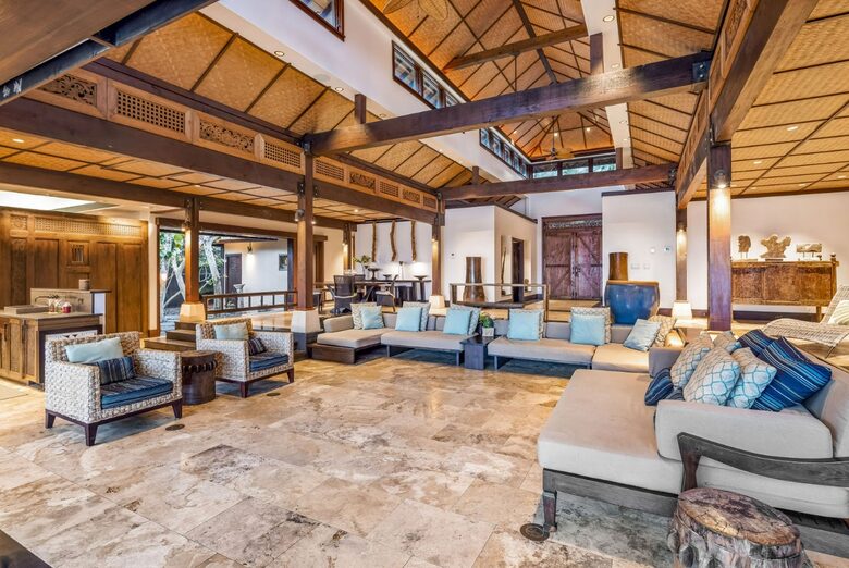 North Shore Oahu Bali Villa on the Beach - Kahuku, Hawaii