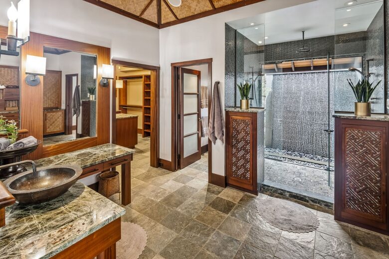 North Shore Oahu Bali Villa on the Beach - Kahuku, Hawaii