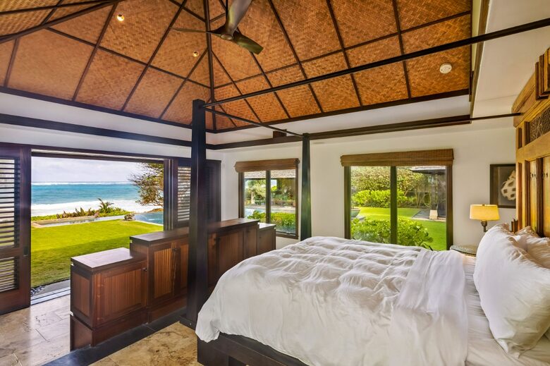 North Shore Oahu Bali Villa on the Beach - Kahuku, Hawaii