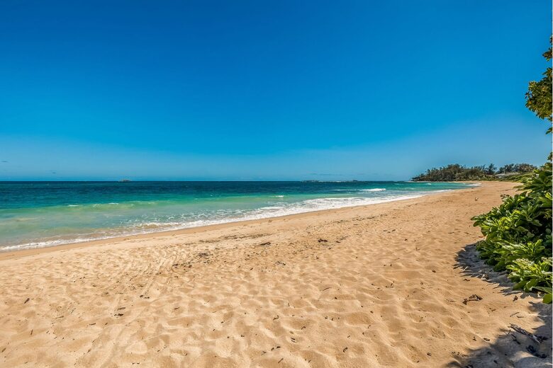 North Shore Oahu Bali Villa on the Beach - Kahuku, Hawaii