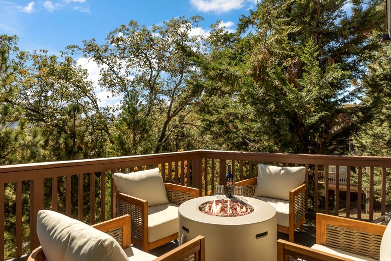 Firepit, perfect spot for making s'mores