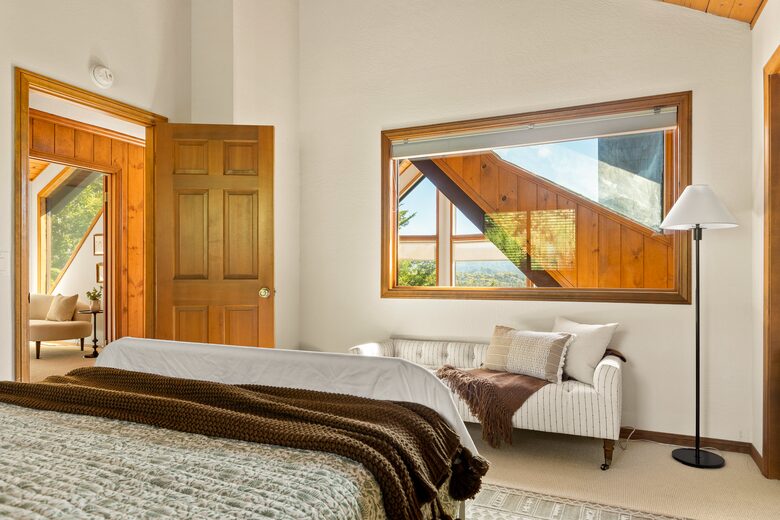The Sunrise Lakehouse - Lake Arrowhead, California
