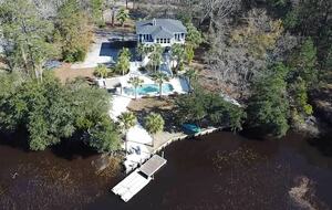 Backyard Paradise 35 Minutes to Charming Charleston - Mount Pleasant, South Carolina