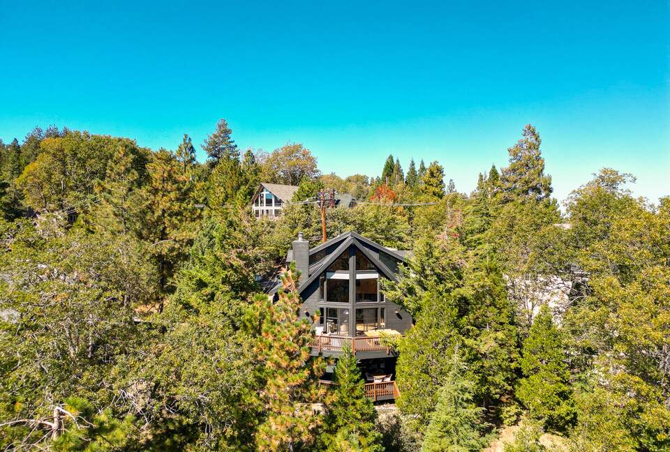 The Sunrise Lakehouse - Lake Arrowhead, California