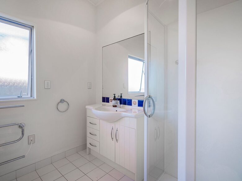 Beachfront Paradise | Whiritoa Beach Home - Whangamatā, New Zealand
