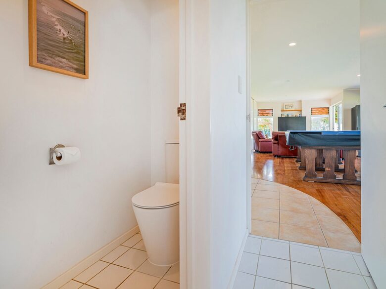 Beachfront Paradise | Whiritoa Beach Home - Whangamatā, New Zealand